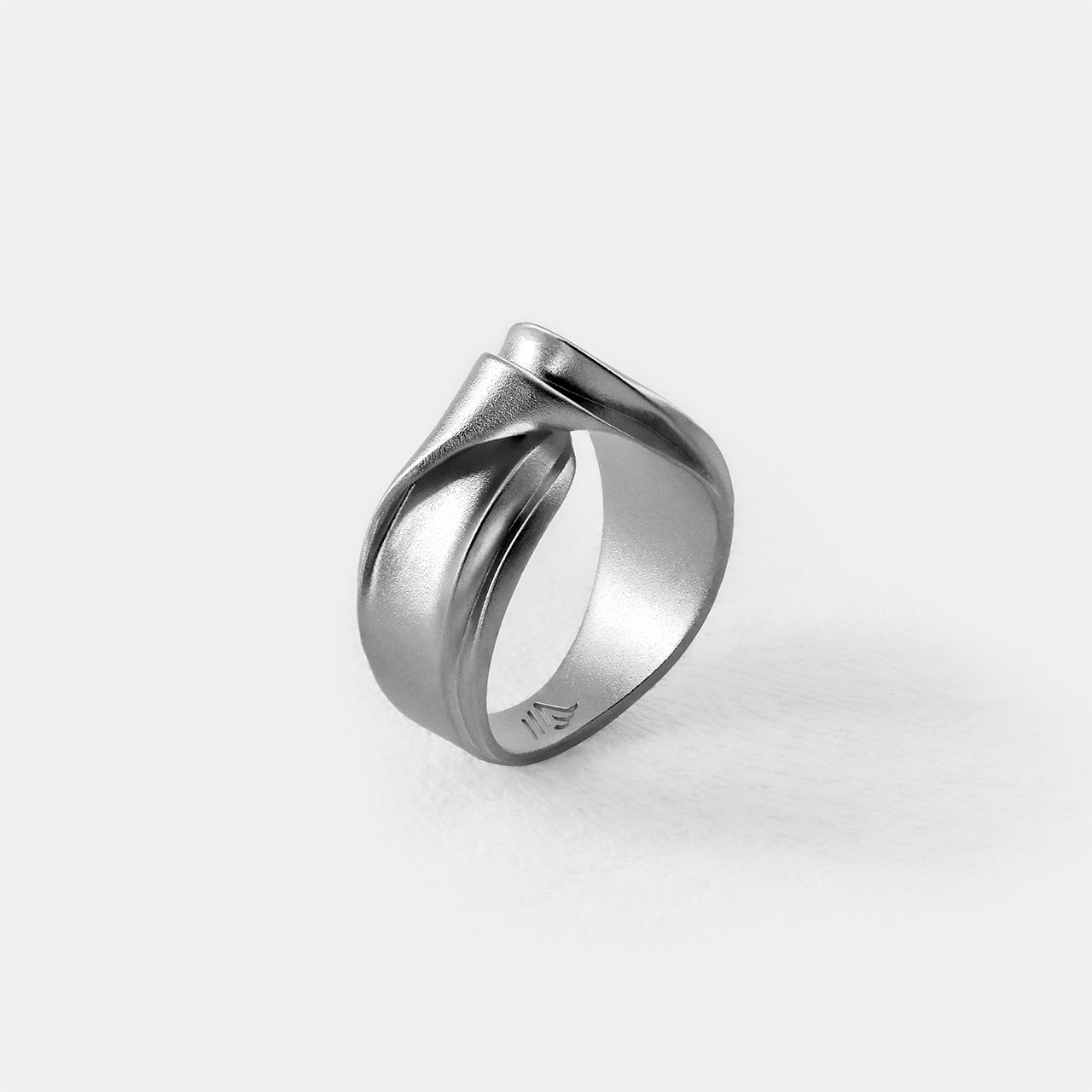 ENTWINE-silver-ring-close up